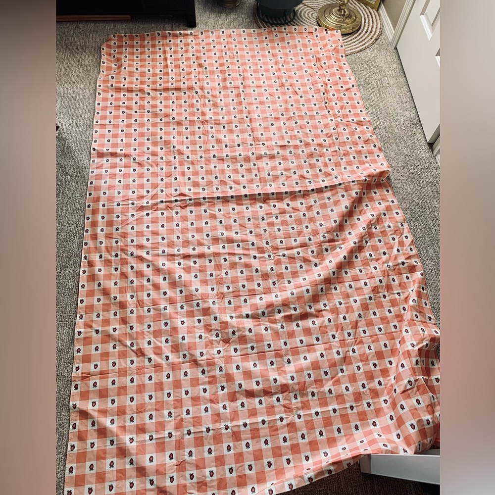 Strawberry Gingham Cottage Tablecloth